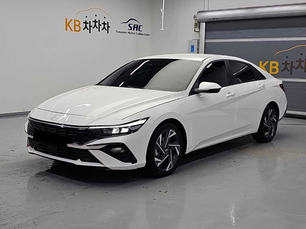 Hyundai Avante — photo 02