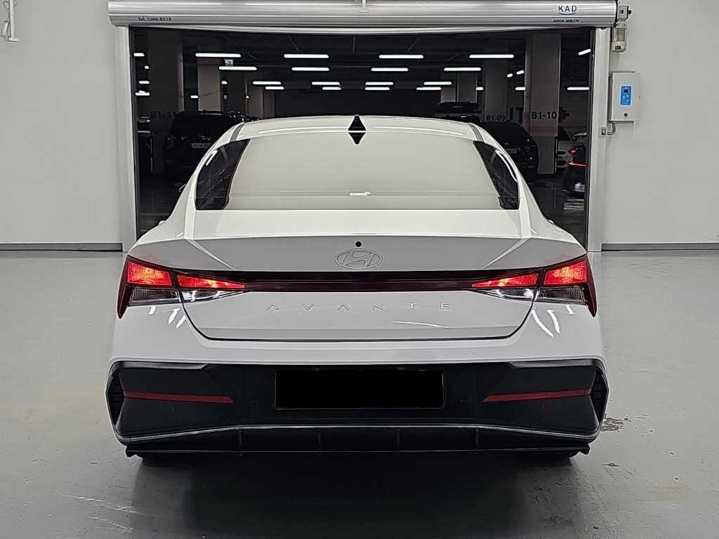 Hyundai Avante — photo 03