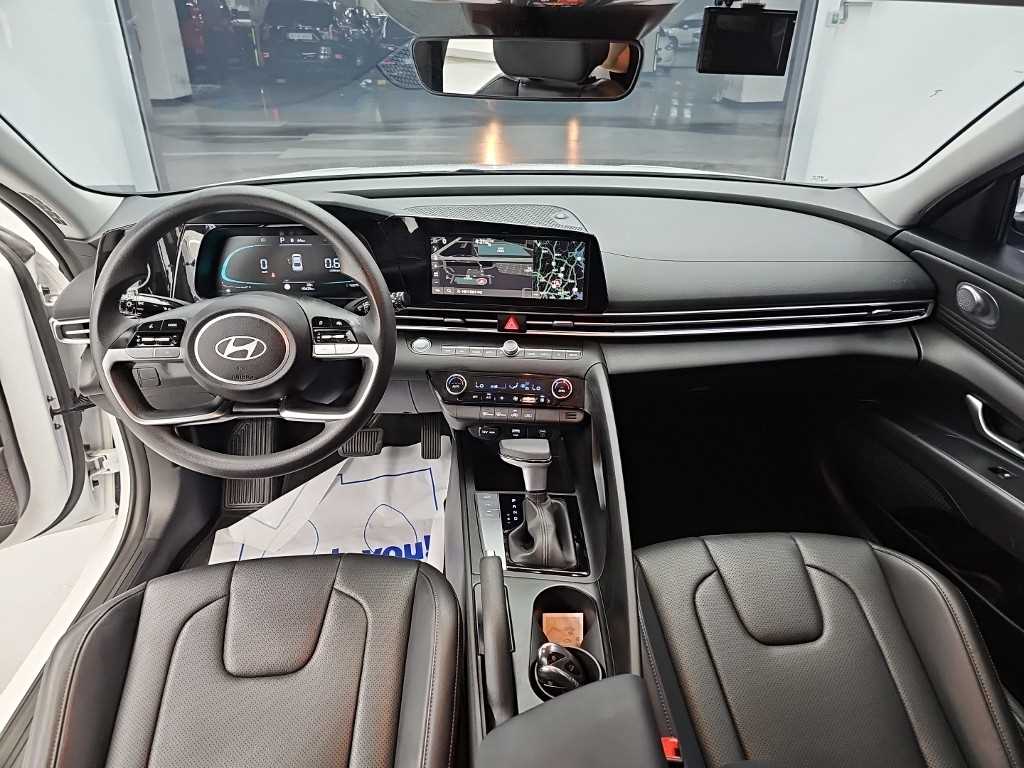 Hyundai Avante — photo 07