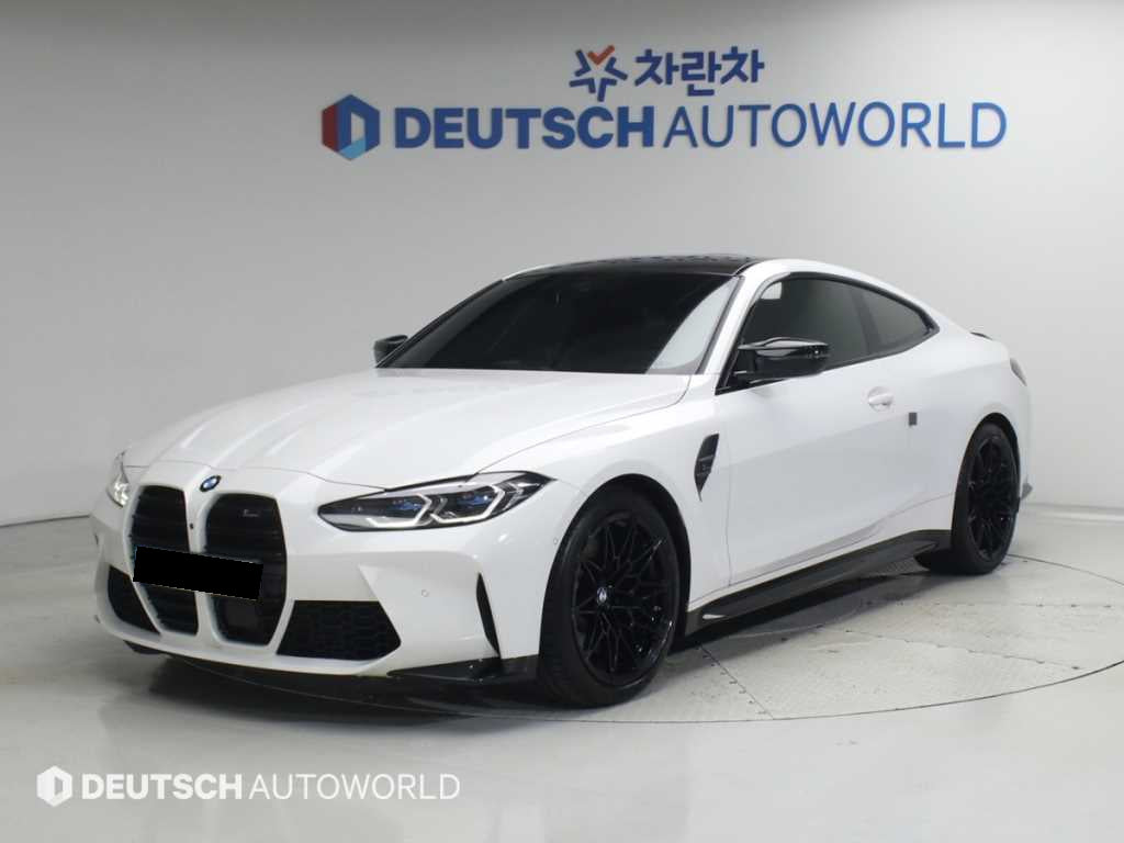 BMW M4 — photo 01