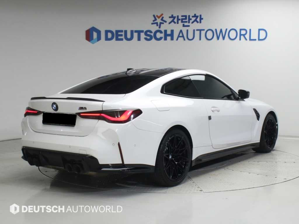 BMW M4 — photo 02
