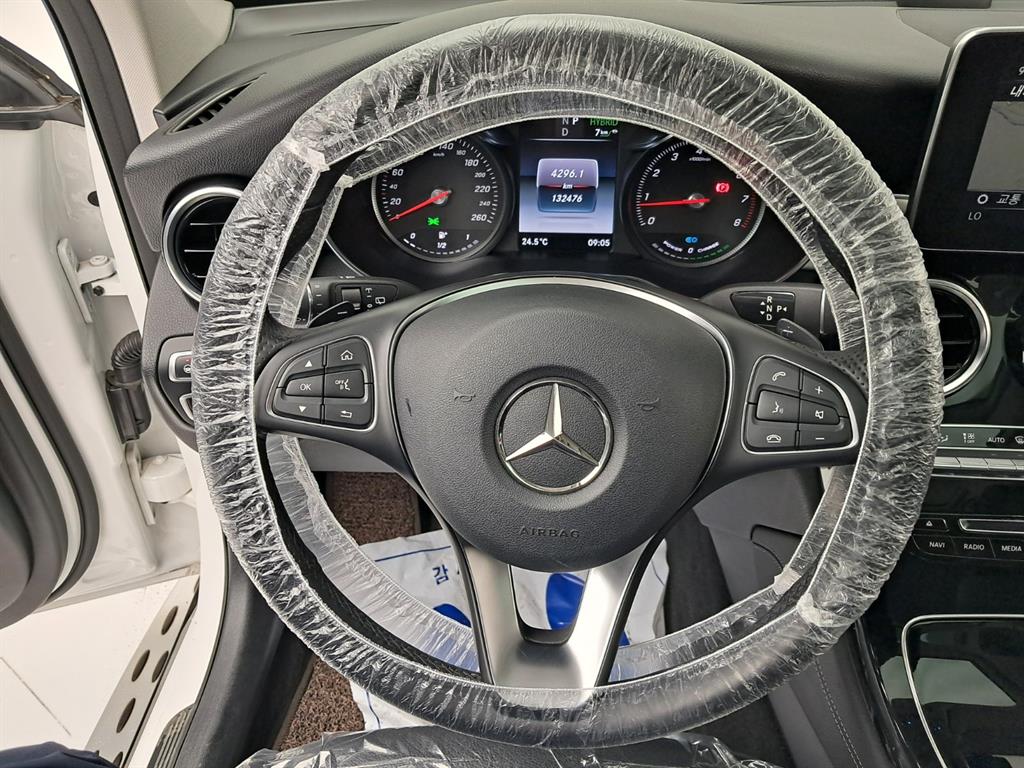 Mercedes-Benz GLC-Class — photo 07