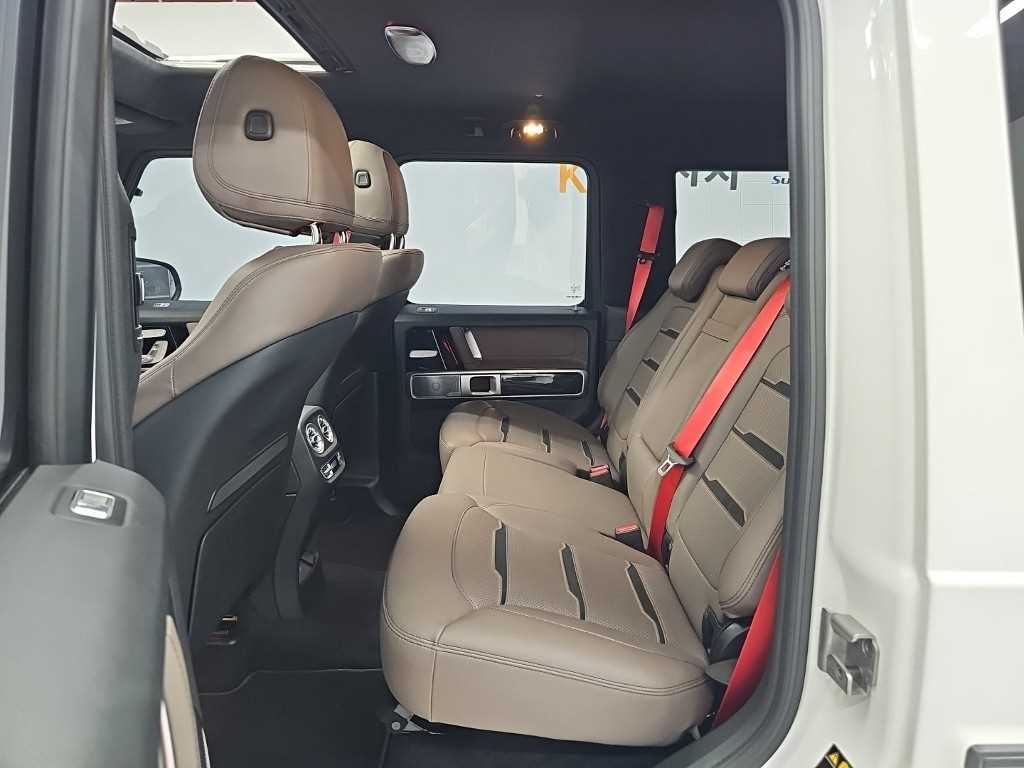 Mercedes-Benz G-Class — photo 12