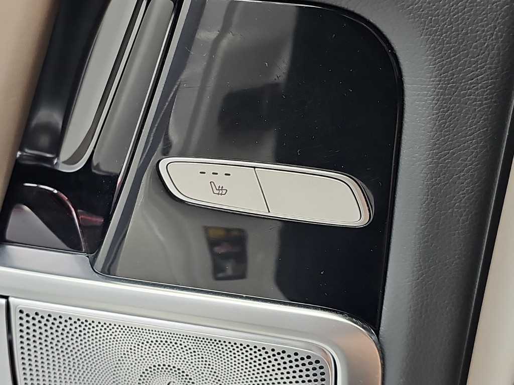 Mercedes-Benz G-Class — photo 14