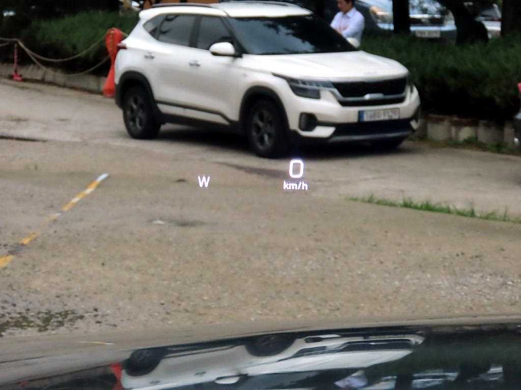 Mercedes-Benz E-Class — photo 10
