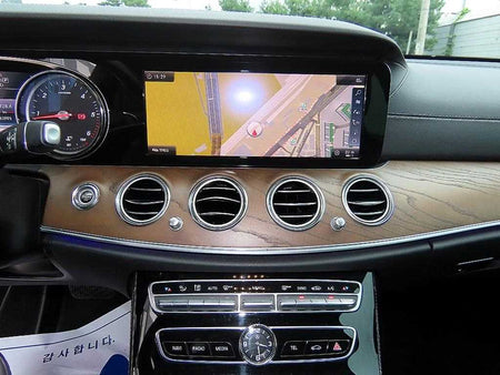 Mercedes-Benz E-Class — photo 13