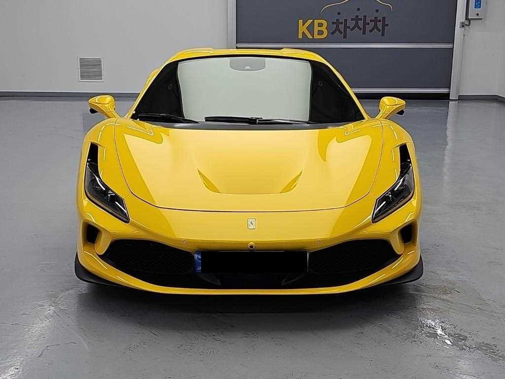 Ferrari F8 — photo 02