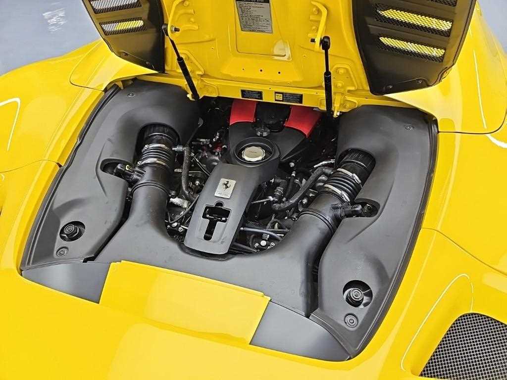 Ferrari F8 — photo 05