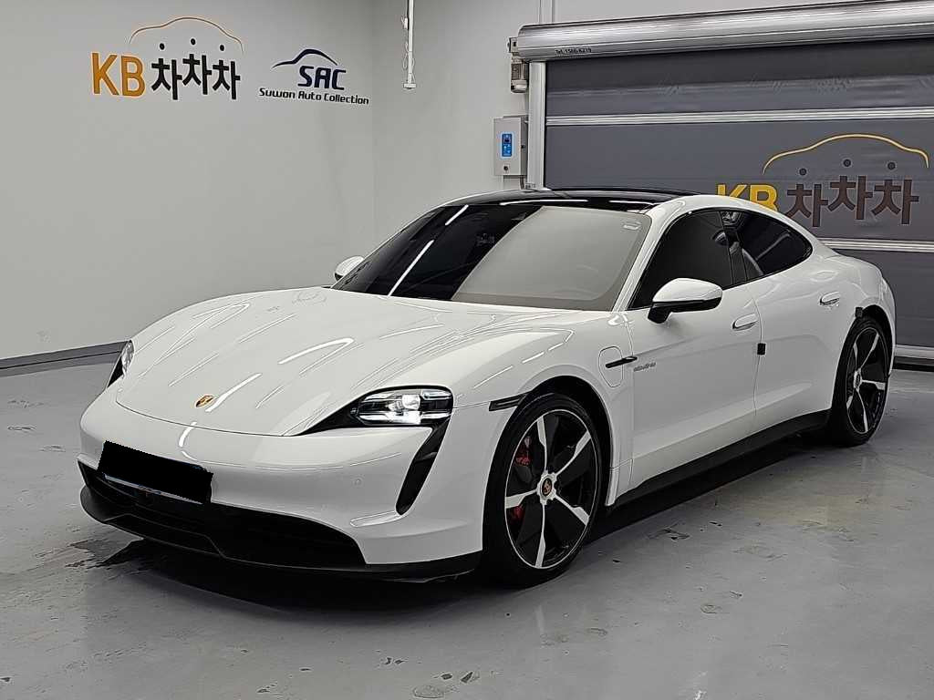 Porsche Taycan — photo 01