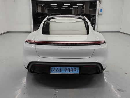 Porsche Taycan — photo 03