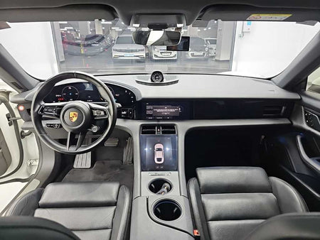 Porsche Taycan — photo 07