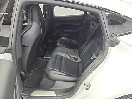Porsche Taycan — photo 12