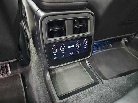Porsche Taycan — photo 13
