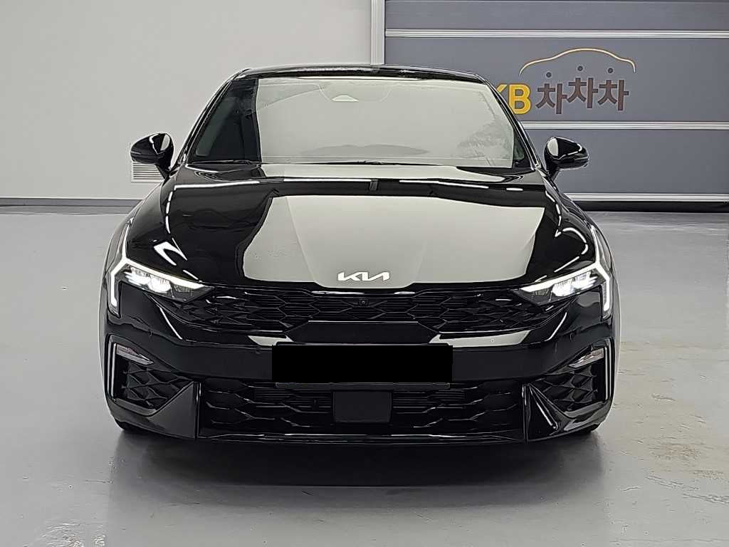 Kia K5 — photo 02