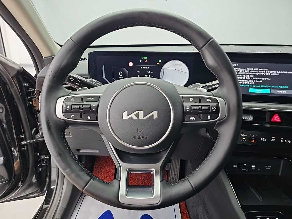 Kia K5 — photo 09