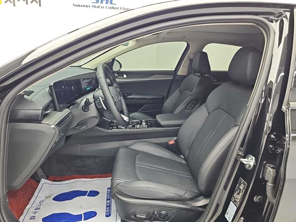 Kia K5 — photo 11