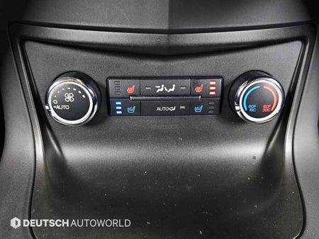 Lincoln MKT — photo 16