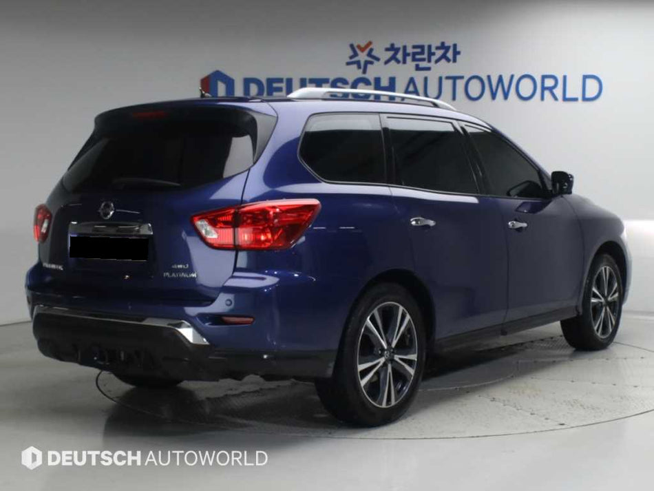 Nissan Pathfinder — photo 02