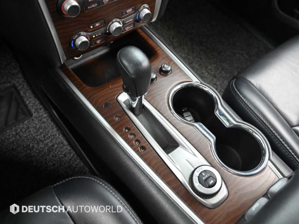 Nissan Pathfinder — photo 09