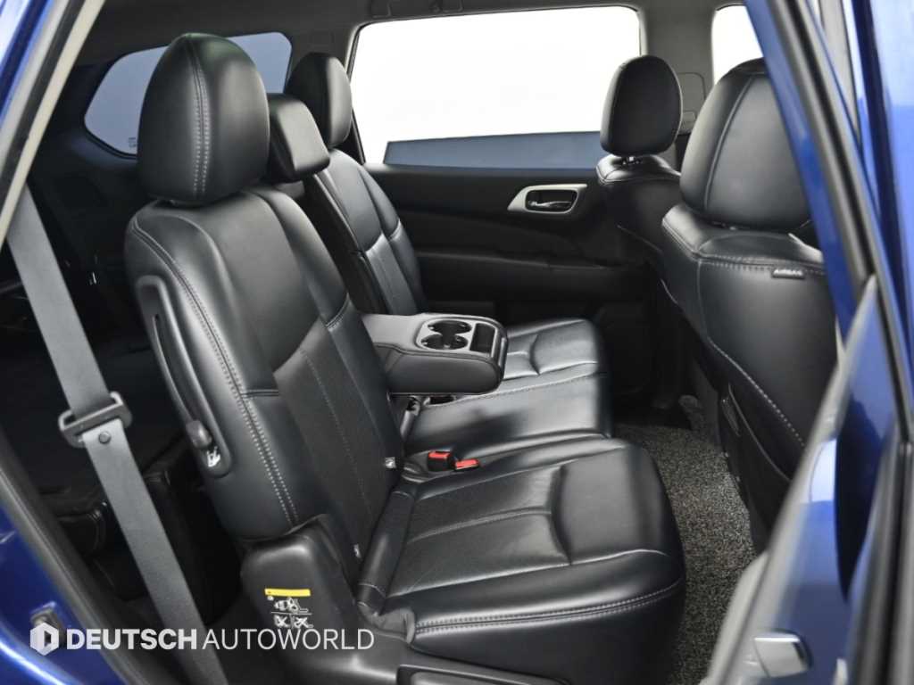 Nissan Pathfinder — photo 12