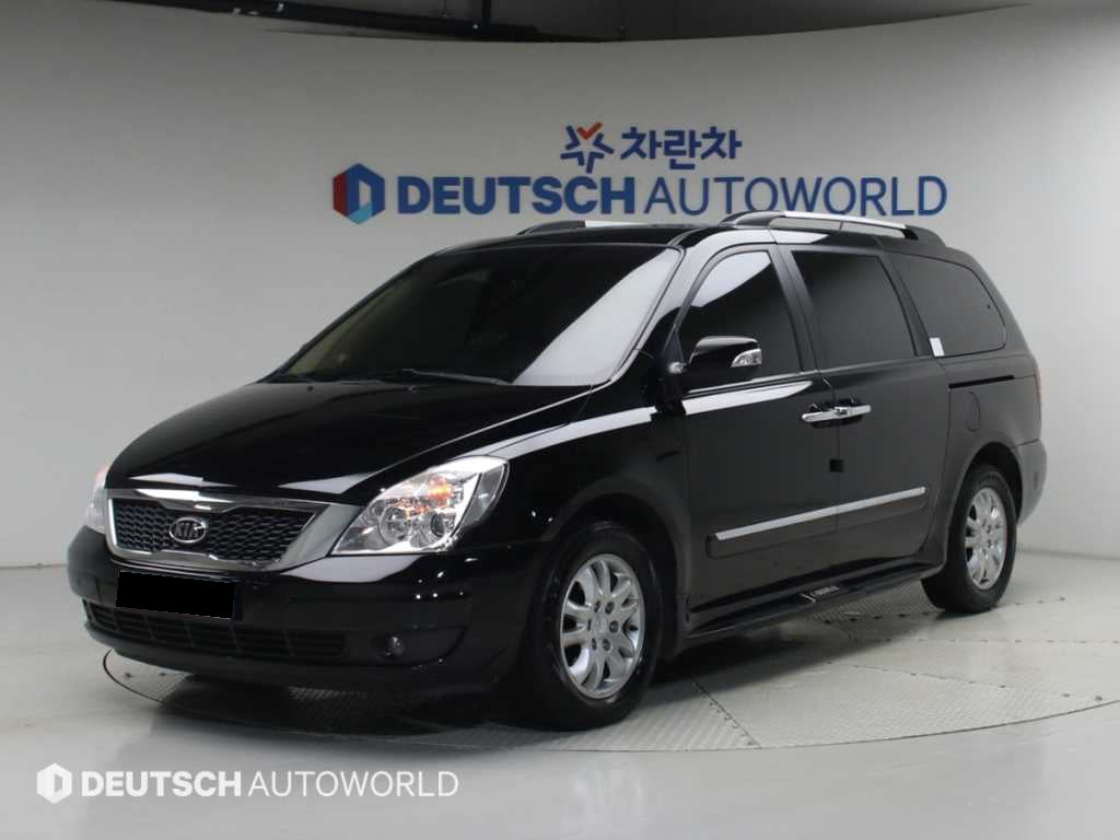 Kia Carnival — photo 01