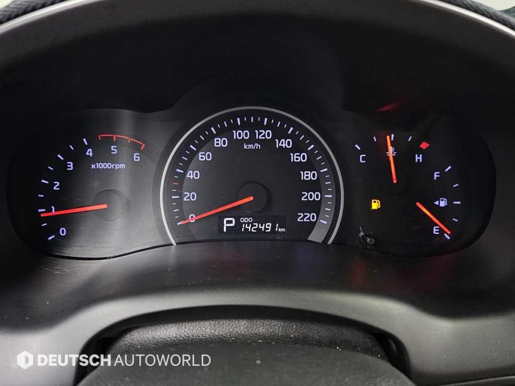 Kia Carnival — photo 08