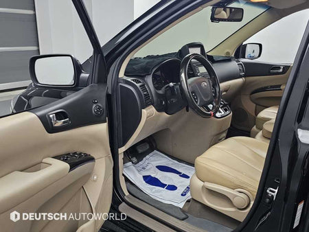 Kia Carnival — photo 11