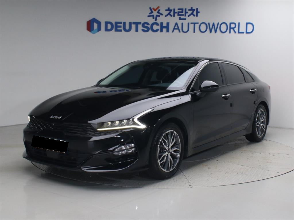 Kia K5 — photo 01