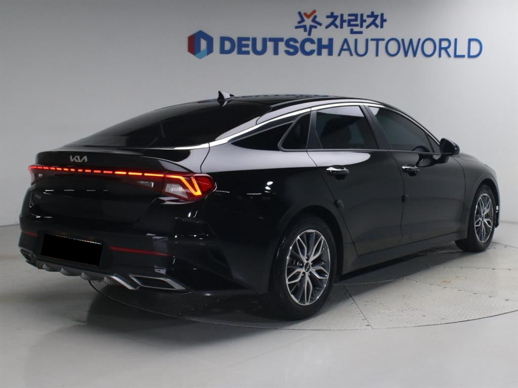 Kia K5 — photo 02