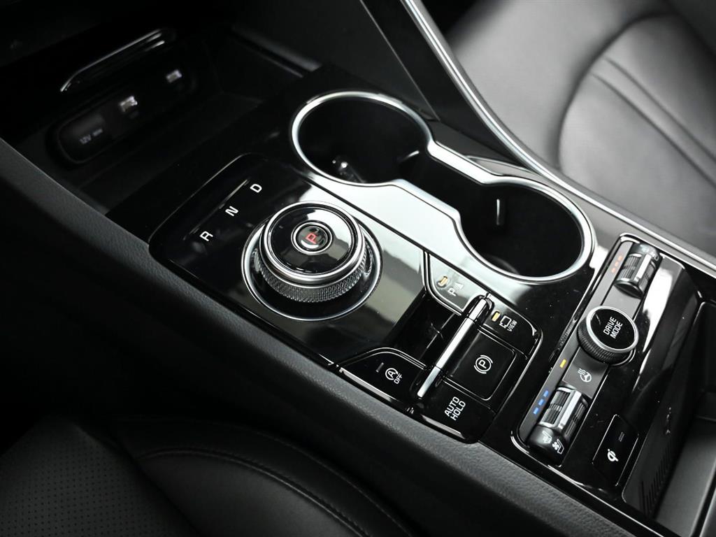 Kia K5 — photo 09