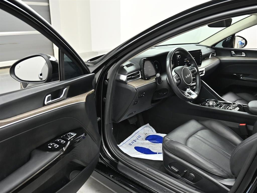 Kia K5 — photo 10