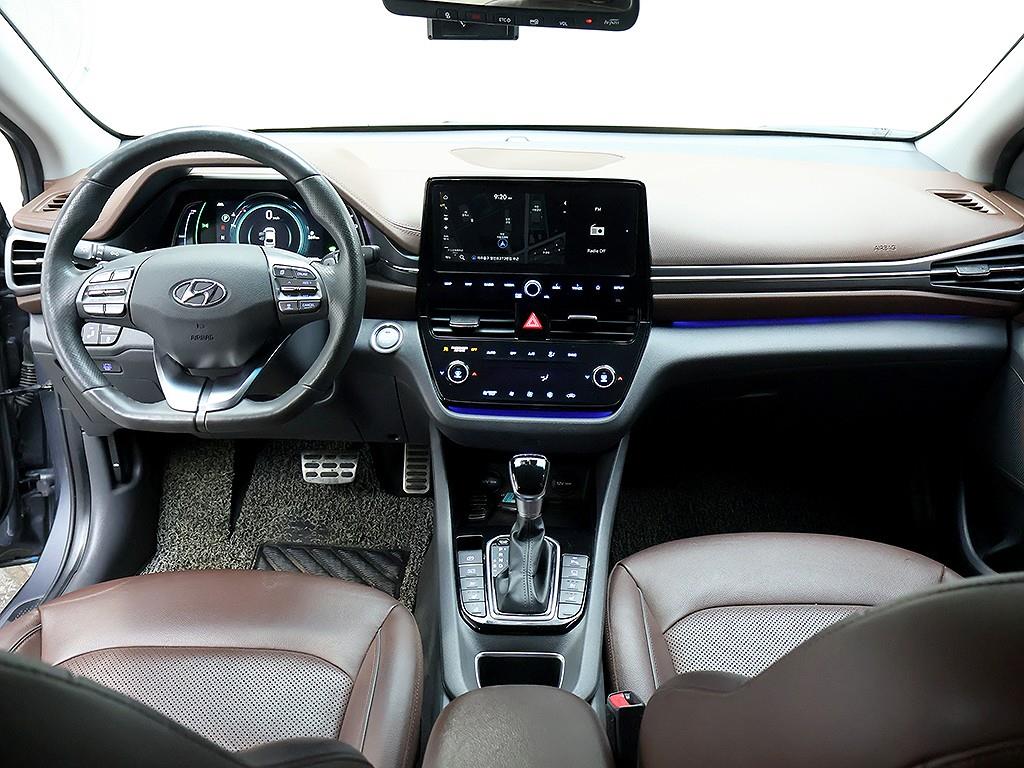 Hyundai Ioniq — photo 05