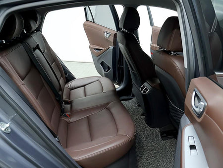 Hyundai Ioniq — photo 12