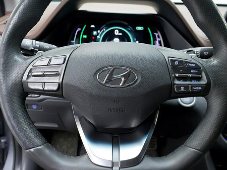 Hyundai Ioniq — photo 16