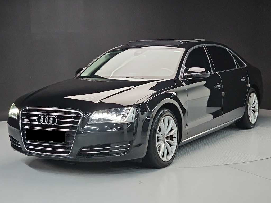 Audi A8 — photo 01