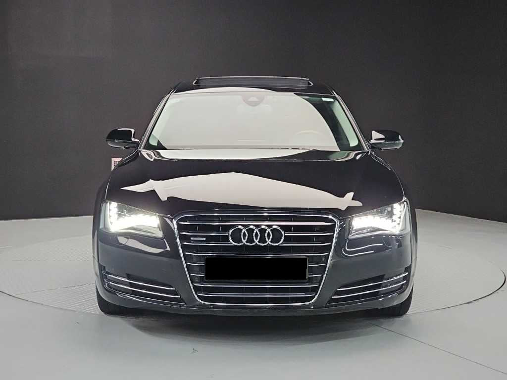 Audi A8 — photo 02