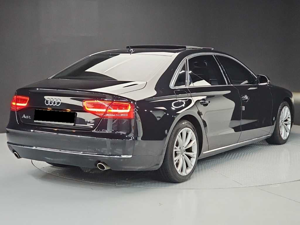 Audi A8 — photo 04