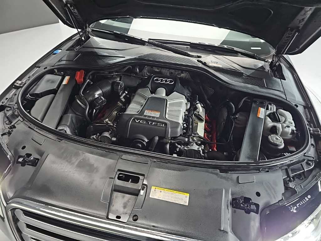 Audi A8 — photo 05