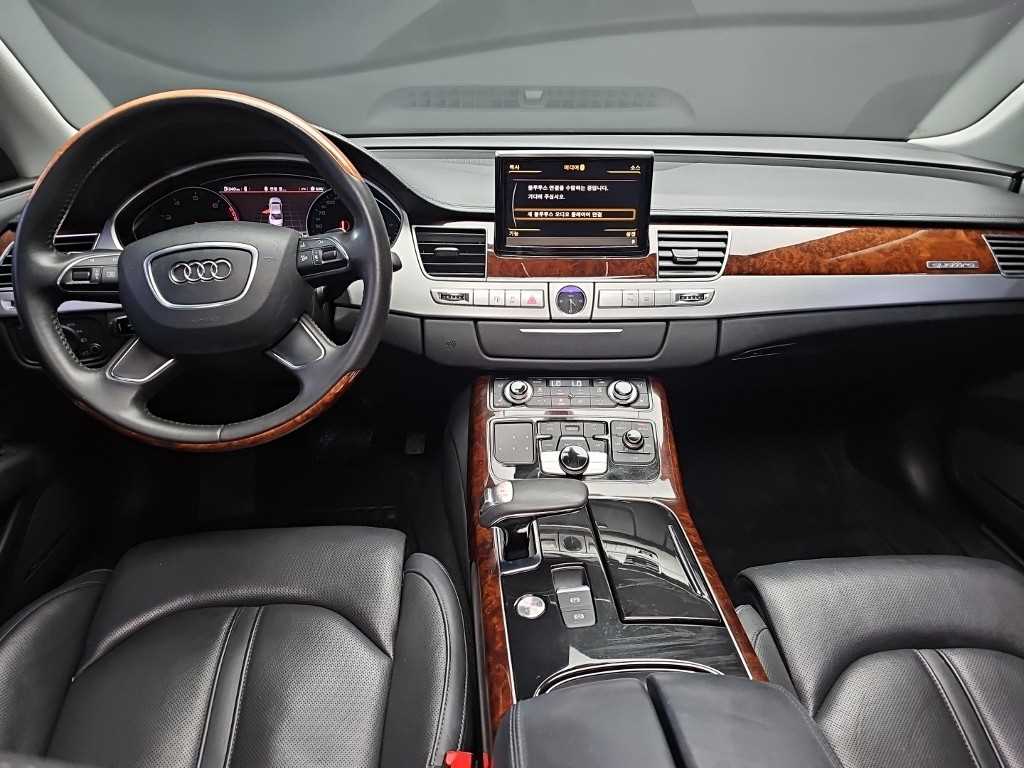 Audi A8 — photo 07