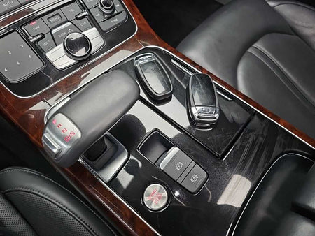 Audi A8 — photo 08