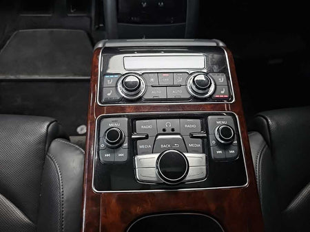 Audi A8 — photo 14