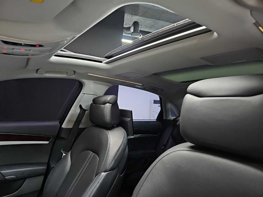 Audi A8 — photo 15