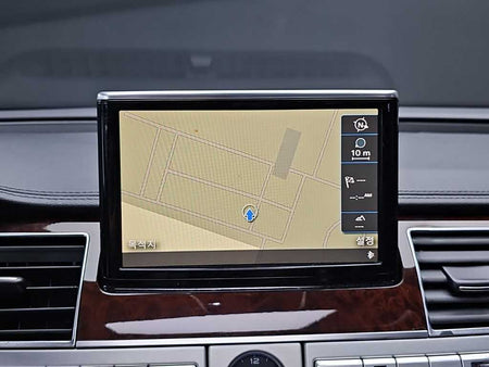 Audi A8 — photo 16