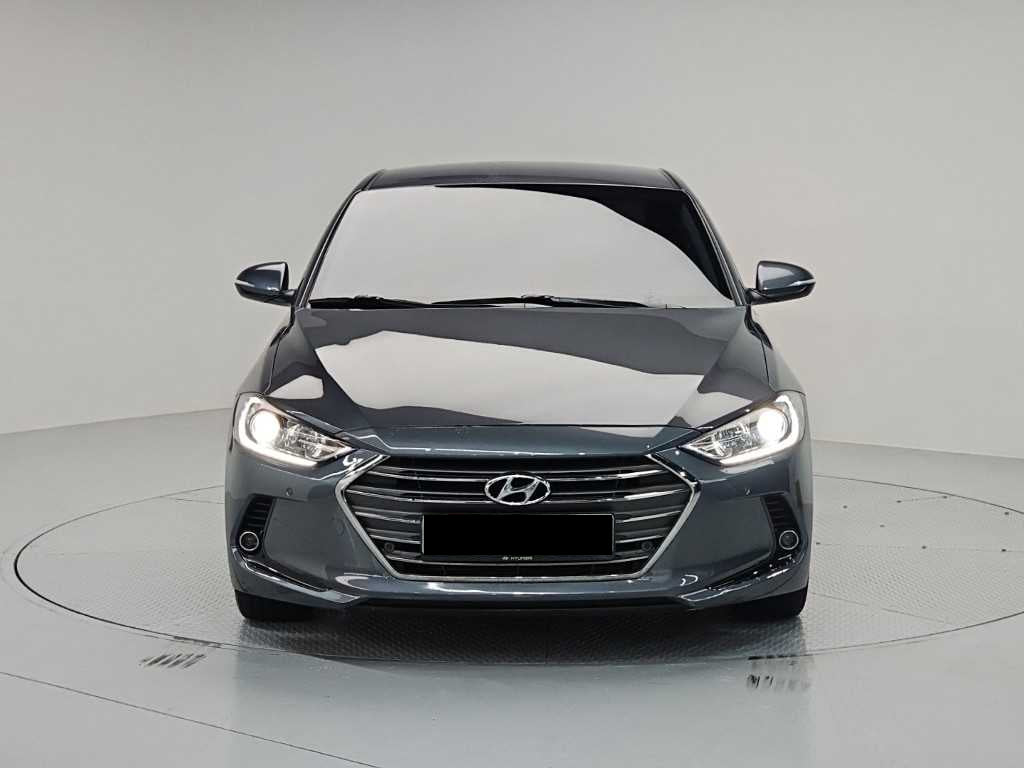 Hyundai Avante — photo 02