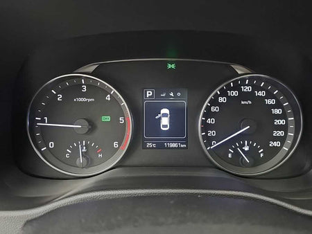 Hyundai Avante — photo 06