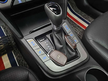 Hyundai Avante — photo 08