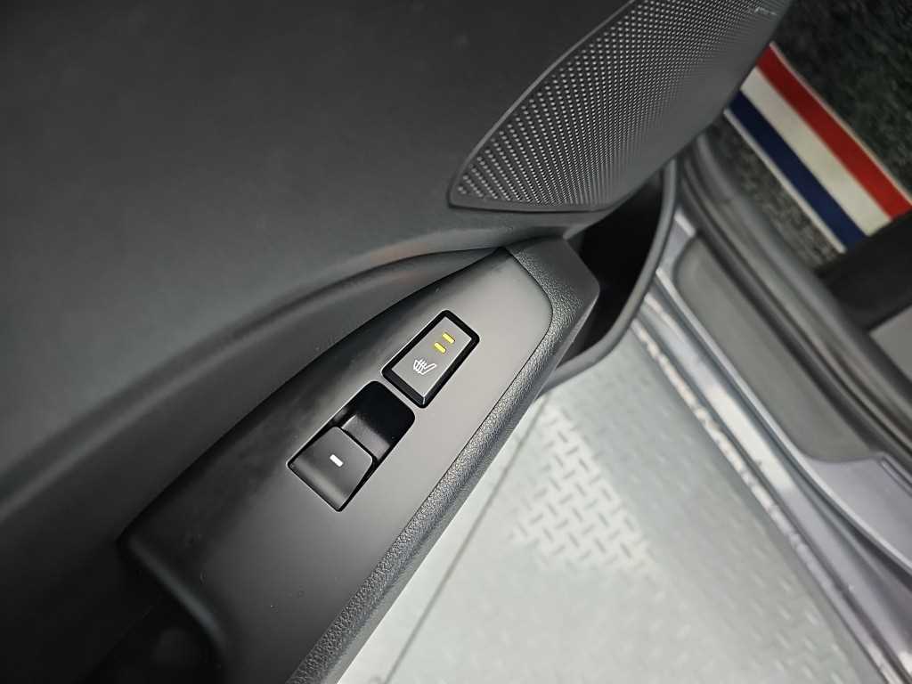 Hyundai Avante — photo 13