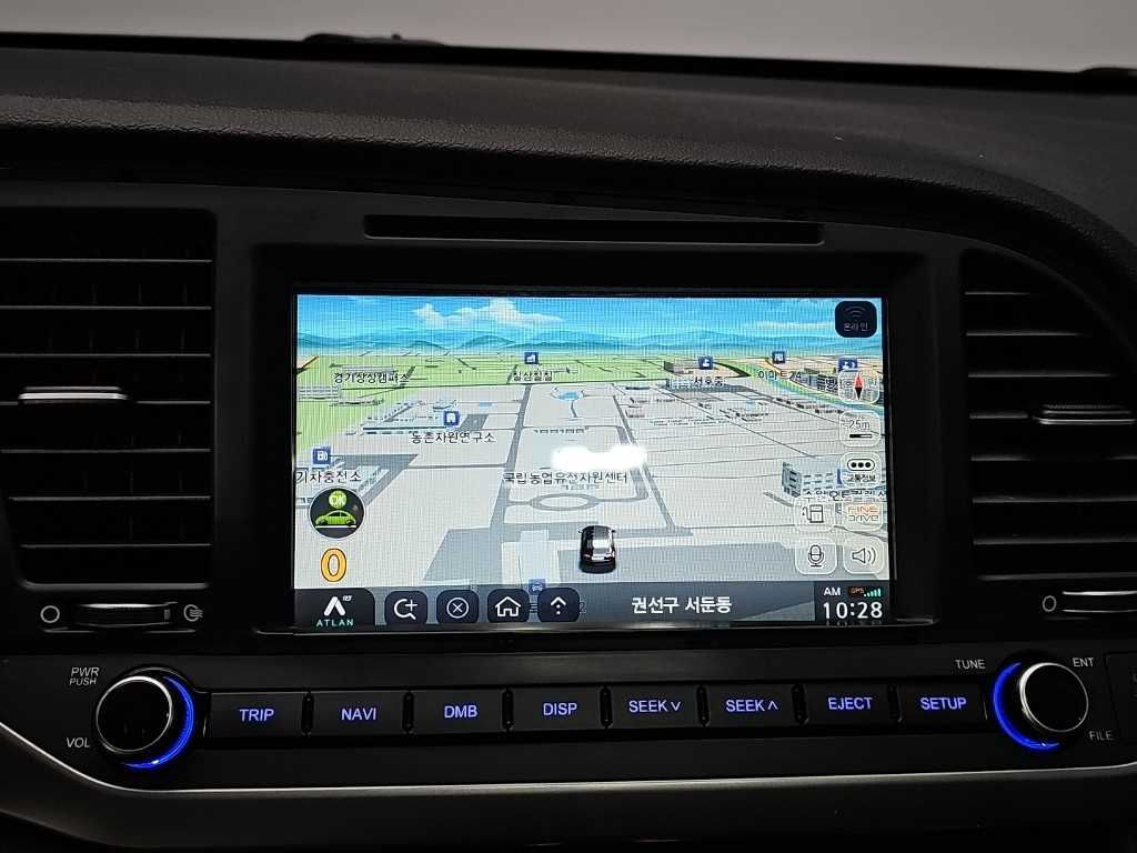 Hyundai Avante — photo 14