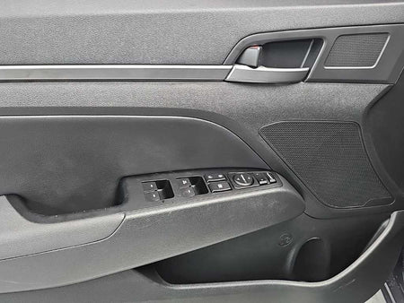 Hyundai Avante — photo 16