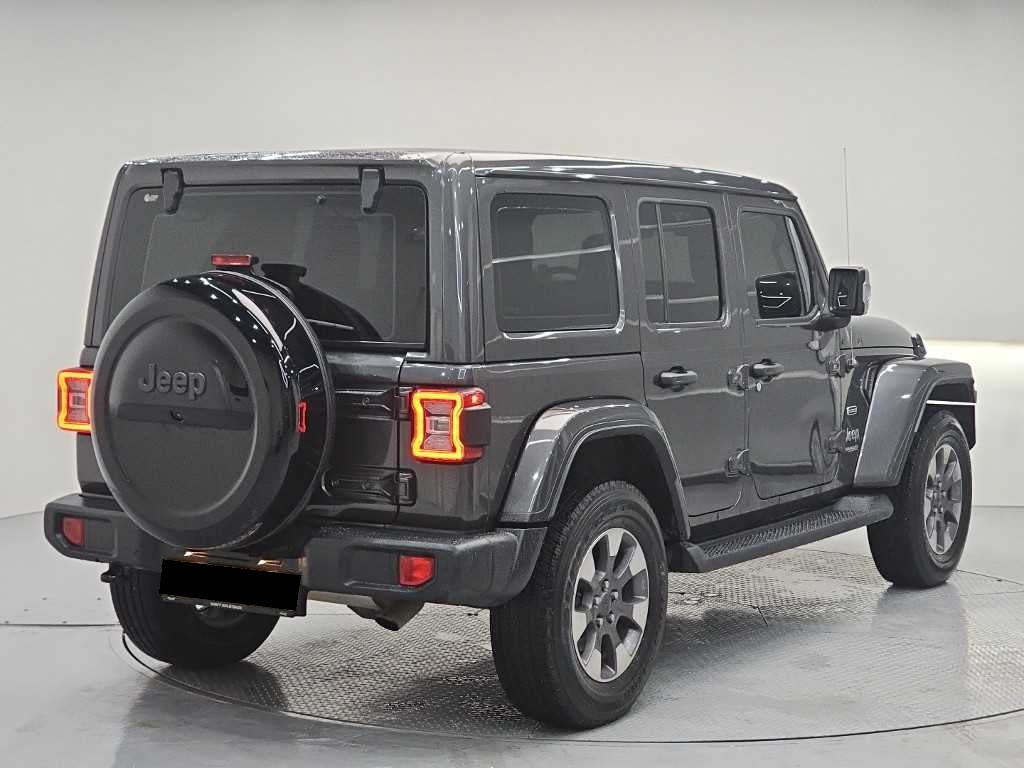 Jeep Wrangler — photo 04